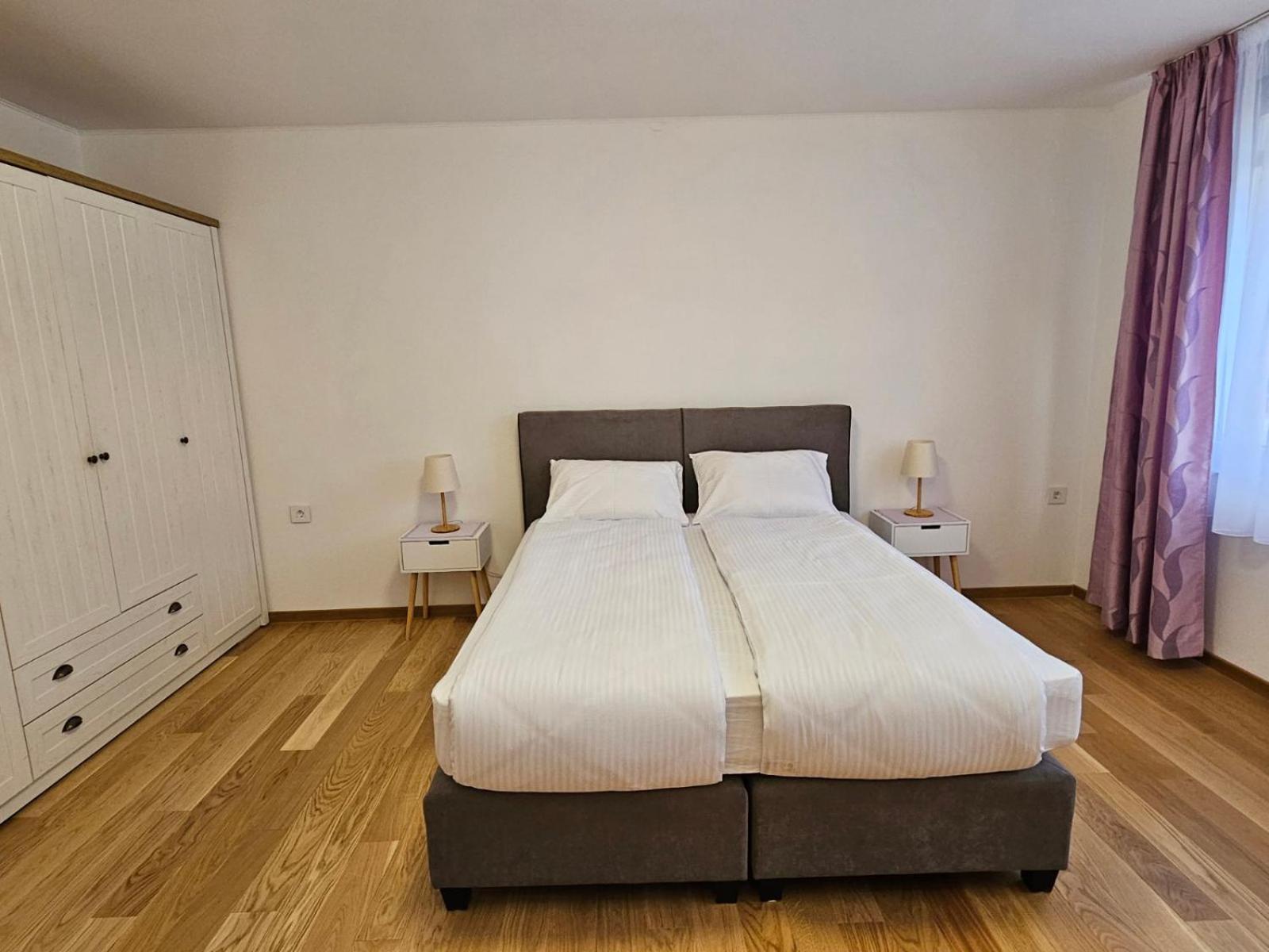 Apartman Centar Bulevar Ex Sa Garazom Banja Luka Eksteriør billede