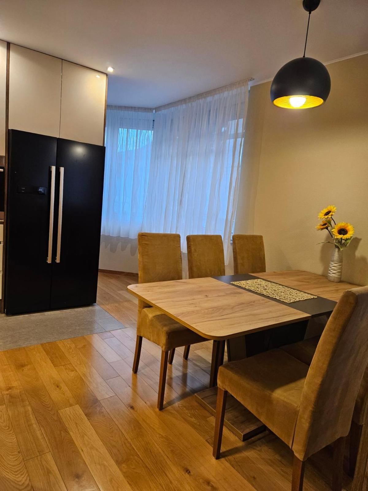 Apartman Centar Bulevar Ex Sa Garazom Banja Luka Eksteriør billede